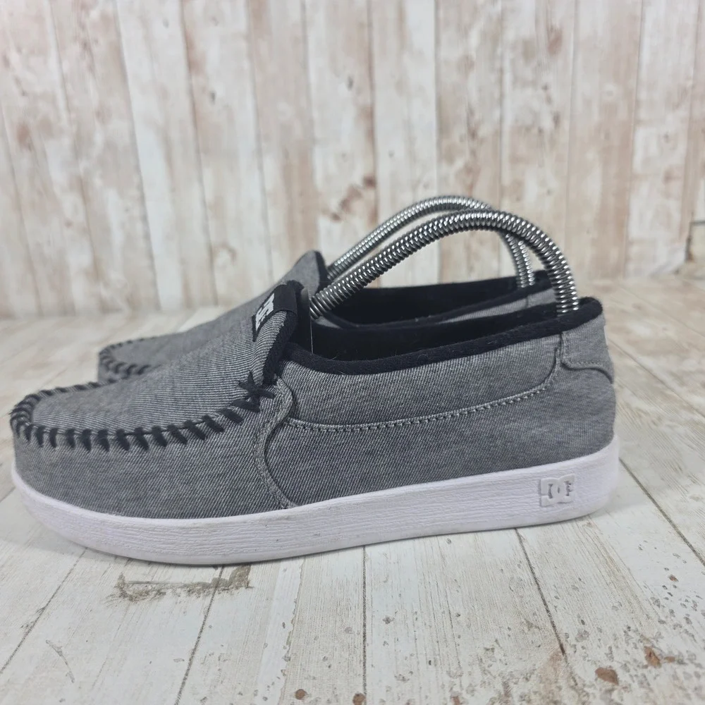 DC Shoes Mens Grey Canvas Slip On Loafers‎ Whipstitch Moc Toe Sneakers Size 7